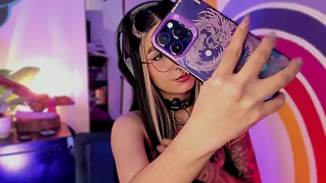 Alice woodville online show from September 2025 09:04:02 PM