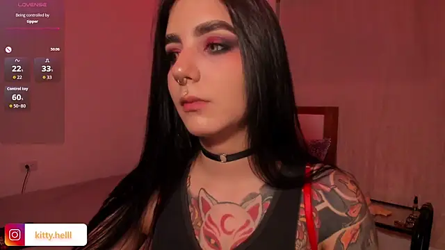 Snapshot of Alice_woodville chatting on June 2026 01:19:02 AM Alice woodville online show from June 2026 01:19:02 AM
