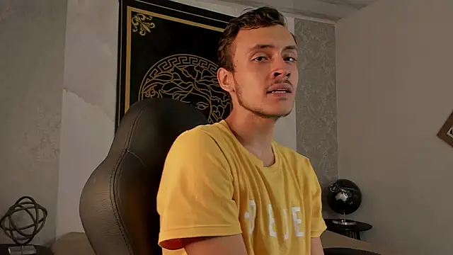 Desmon Clark online show from February 2025 07:59:02 PM