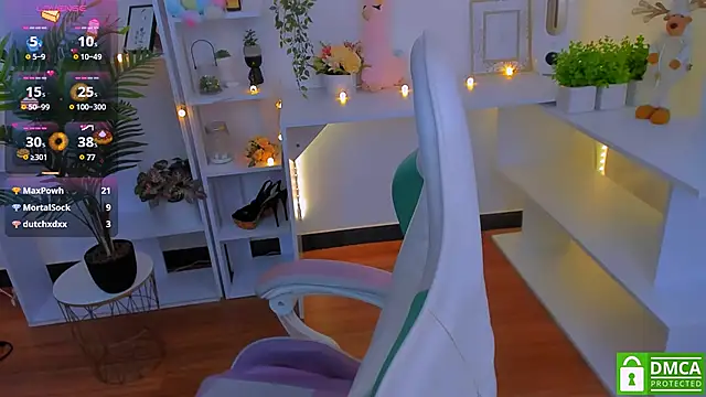 Snapshot of LayriantaVee chatting on January 2025 10:06:01 AM LayriantaVee online show from January 2025 10:06:01 AM