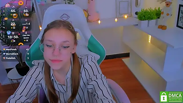 Snapshot of LayriantaVee chatting on January 2025 01:09:02 PM LayriantaVee online show from January 2025 01:09:02 PM