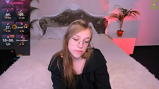 Snapshot of LayriantaVee chatting on January 2025 10:06:02 AM LayriantaVee online show from January 2025 10:06:02 AM