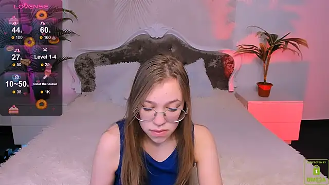 Snapshot of LayriantaVee chatting on January 2025 10:11:02 AM LayriantaVee online show from January 2025 10:11:02 AM