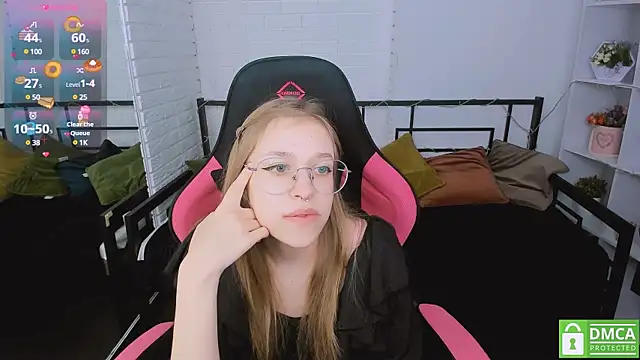 Snapshot of LayriantaVee chatting on January 2025 06:54:01 AM LayriantaVee online show from January 2025 06:54:01 AM