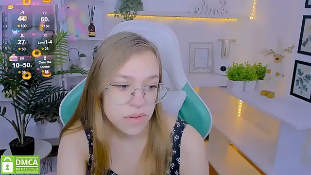 Snapshot of LayriantaVee chatting on January 2025 07:04:02 AM LayriantaVee online show from January 2025 07:04:02 AM