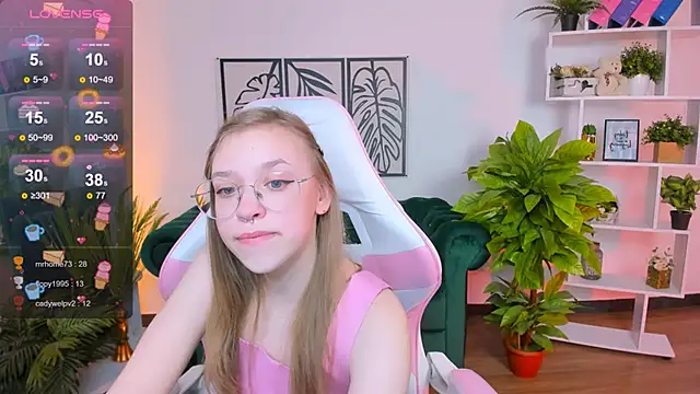 Snapshot of LayriantaVee chatting on February 2025 10:15:02 AM LayriantaVee online show from February 2025 10:15:02 AM