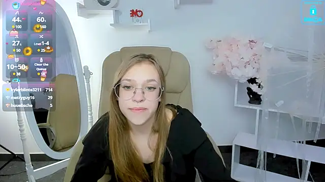 Snapshot of LayriantaVee chatting on February 2025 01:08:02 PM LayriantaVee online show from February 2025 01:08:02 PM