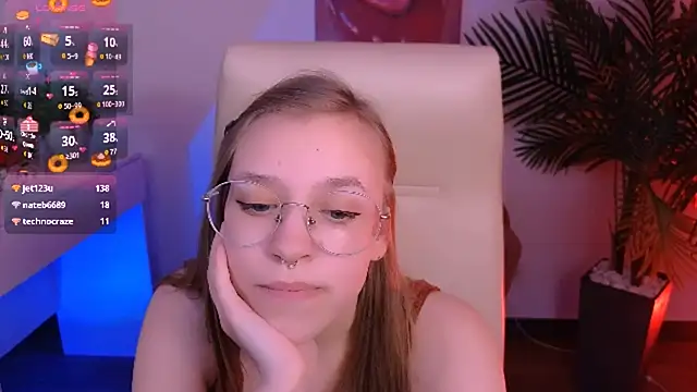 Snapshot of LayriantaVee chatting on February 2025 01:11:01 PM LayriantaVee online show from February 2025 01:11:01 PM