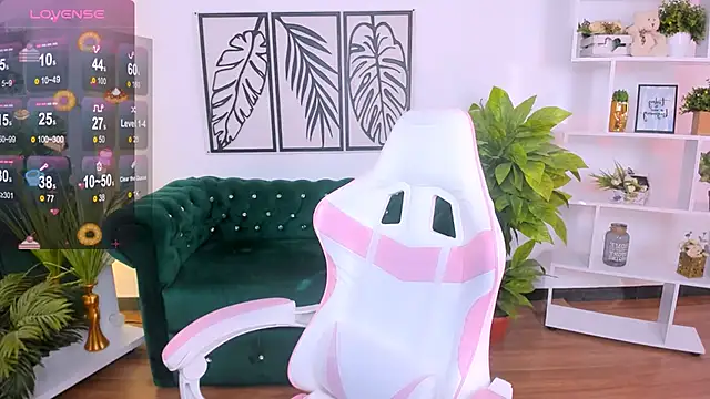 Snapshot of LayriantaVee chatting on February 2025 07:12:02 AM LayriantaVee online show from February 2025 07:12:02 AM