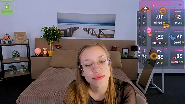 Snapshot of LayriantaVee chatting on February 2025 01:11:02 PM LayriantaVee online show from February 2025 01:11:02 PM