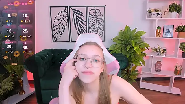 Snapshot of LayriantaVee chatting on February 2025 06:50:02 AM LayriantaVee online show from February 2025 06:50:02 AM