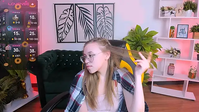 Snapshot of LayriantaVee chatting on February 2025 06:47:02 AM LayriantaVee online show from February 2025 06:47:02 AM