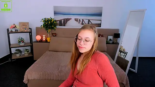 Snapshot of LayriantaVee chatting on March 2025 10:02:01 AM LayriantaVee online show from March 2025 10:02:01 AM