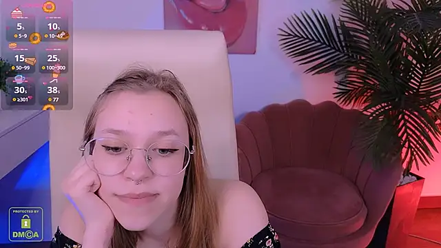 Snapshot of LayriantaVee chatting on March 2025 10:29:01 AM LayriantaVee online show from March 2025 10:29:01 AM