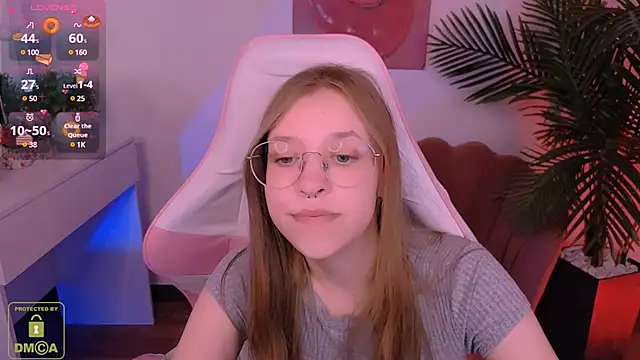 Snapshot of LayriantaVee chatting on March 2025 01:27:02 PM LayriantaVee online show from March 2025 01:27:02 PM