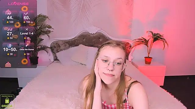 Snapshot of LayriantaVee chatting on March 2025 10:14:01 AM LayriantaVee online show from March 2025 10:14:01 AM