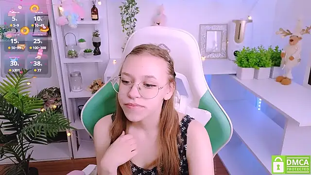 Snapshot of LayriantaVee chatting on March 2025 07:07:02 AM LayriantaVee online show from March 2025 07:07:02 AM