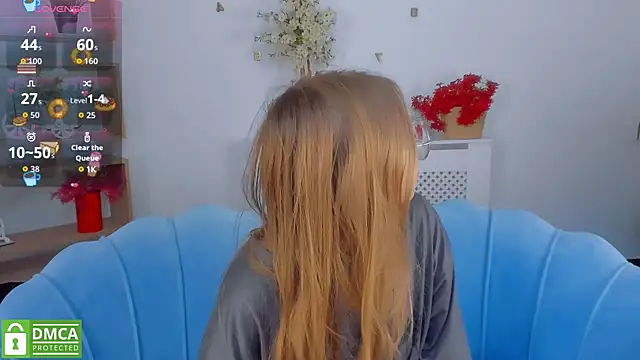 Snapshot of LayriantaVee chatting on September 2025 06:18:02 AM LayriantaVee online show from September 2025 06:18:02 AM