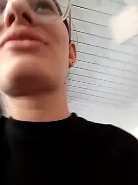 Ary-18 online show from October 2025 01:40:02 PM