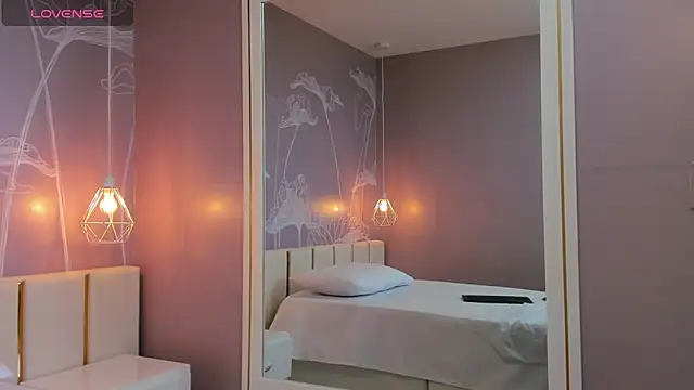 Sensual Sophie  online show from October 2025 03:24:01 PM