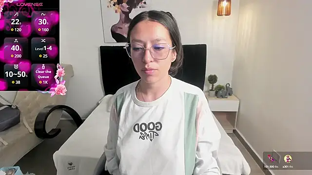 Scarlett  bell online show from February 2025 12:39:01 PM