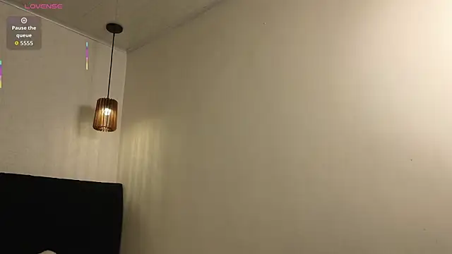 Scarlett  bell online show from September 2025 01:43:02 PM