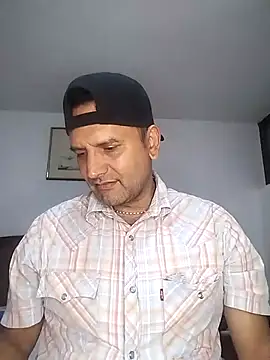 RogueTraveler online show from October 2025 03:29:02 AM