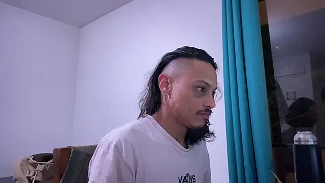 villanocat online show from December 2024 03:38:02 AM