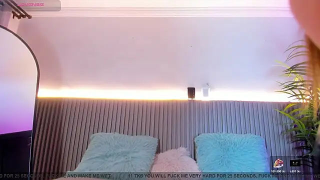 valentina lux online show from March 2026 07:09:01 PM