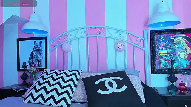 Snapshot of Liah_Grey8 chatting on February 2025 09:15:01 PM Liah Grey8 online show from February 2025 09:15:01 PM