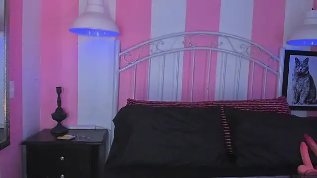 Snapshot of Liah_Grey8 chatting on October 2025 09:24:01 PM Liah Grey8 online show from October 2025 09:24:01 PM