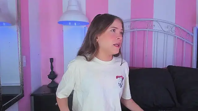 Snapshot of Liah_Grey8 chatting on October 2025 08:53:02 PM Liah Grey8 online show from October 2025 08:53:02 PM