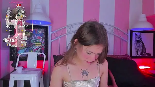 Snapshot of Liah_Grey8 chatting on November 2025 08:33:02 PM Liah Grey8 online show from November 2025 08:33:02 PM