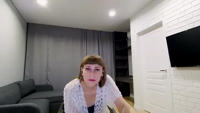 Daniella Lorente online show from October 2025 06:18:02 PM