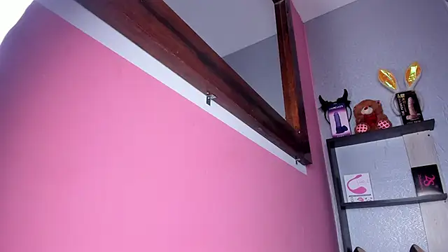 Snapshot of skinnycollins1 chatting on February 2025 06:01:02 AM skinnycollins1 online show from February 2025 06:01:02 AM