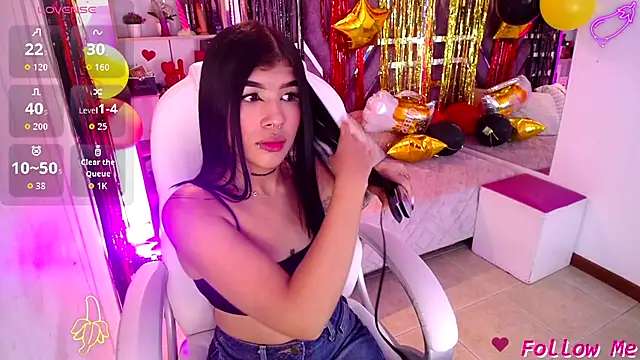 AliceWalker 11 online show from October 2025 08:15:01 PM