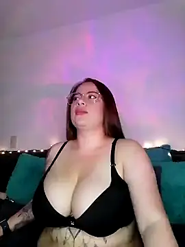 Snapshot of soofy__ chatting on November 2025 05:24:01 AM soofy online show from November 2025 05:24:01 AM