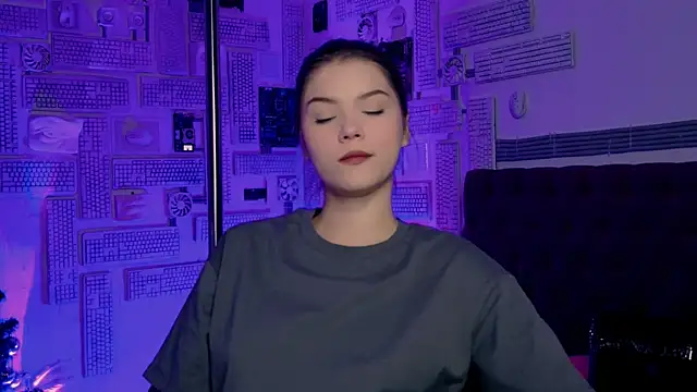 EvaThopson online show from February 2025 12:05:02 PM