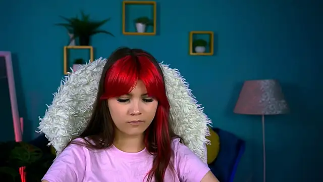 Snapshot of EvaThopson chatting on June 2026 10:31:01 AM EvaThopson online show from June 2026 10:31:01 AM