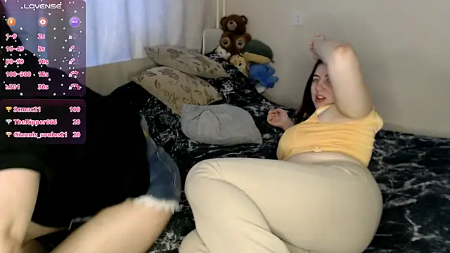 Snapshot of BettyandRich_ chatting on March 2025 07:53:02 AM BettyandRich online show from March 2025 07:53:02 AM