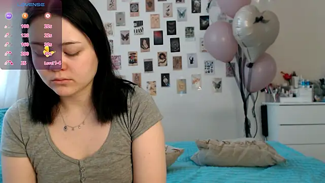 Snapshot of BettyandRich_ chatting on October 2025 08:46:01 AM BettyandRich online show from October 2025 08:46:01 AM