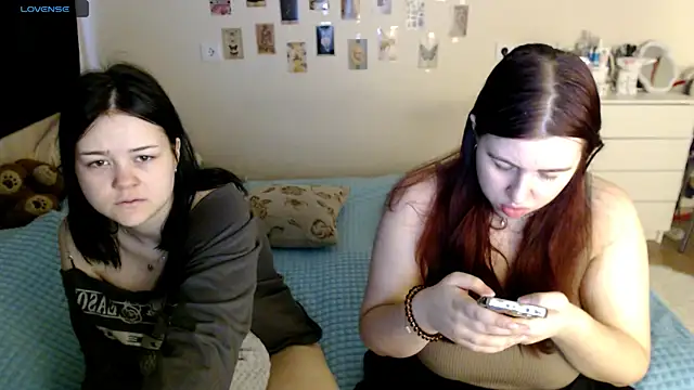 Snapshot of BettyandRich_ chatting on October 2025 08:44:01 AM BettyandRich online show from October 2025 08:44:01 AM