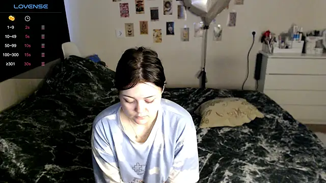 Snapshot of BettyandRich_ chatting on October 2025 08:55:02 AM BettyandRich online show from October 2025 08:55:02 AM