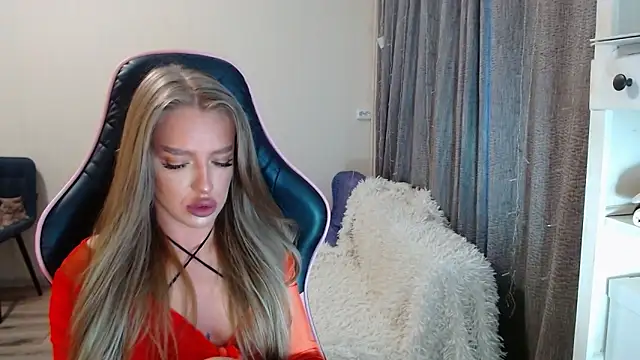 Snapshot of lonely_dreamm chatting on January 2025 09:48:01 AM lonely dreamm online show from January 2025 09:48:01 AM