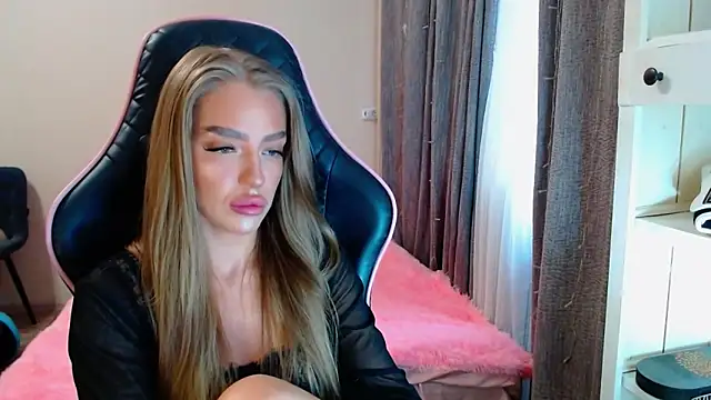 Snapshot of lonely_dreamm chatting on February 2025 10:53:02 AM lonely dreamm online show from February 2025 10:53:02 AM