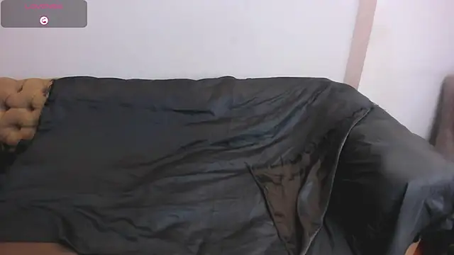 Snapshot of JennieRosse chatting on October 2025 12:13:02 PM JennieRosse online show from October 2025 12:13:02 PM