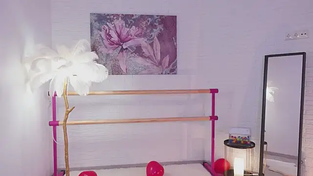 lylylovesyou online show from February 2025 05:44:02 AM