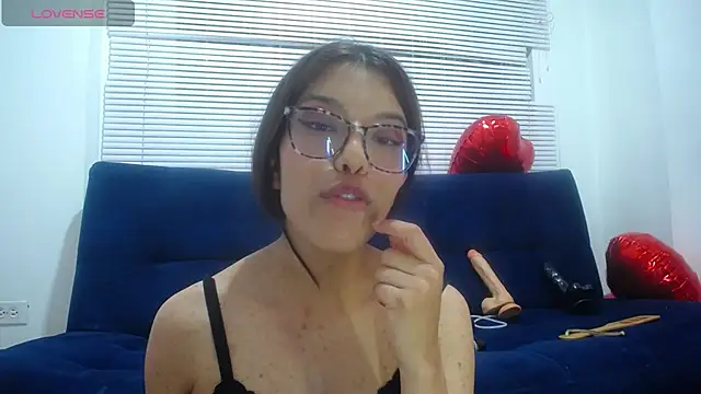  lucysmith online show from March 2025 06:18:02 AM