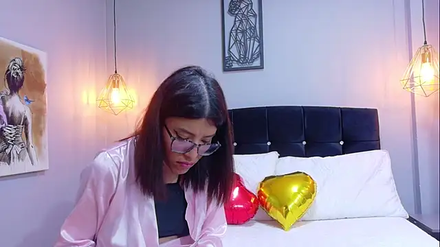  lucysmith online show from October 2025 03:28:02 AM