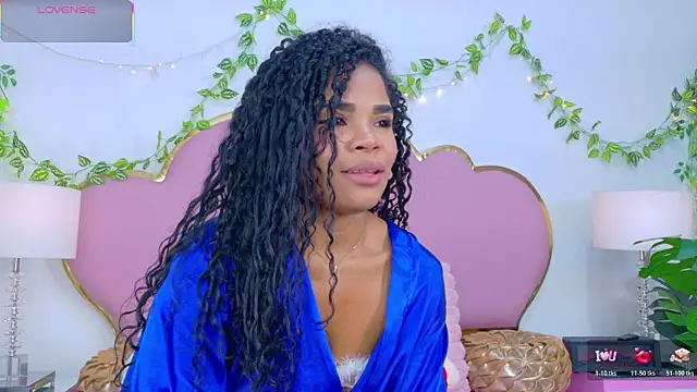 NahiaraReina online show from November 2025 01:44:02 PM